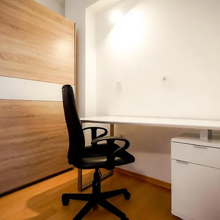 Rondo Lovely And Sunny Apartment *