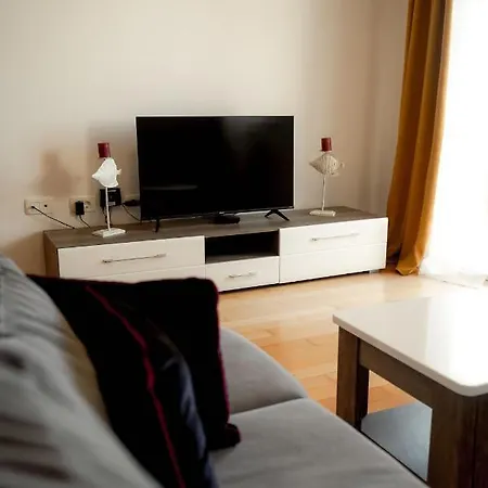 Rondo Lovely And Sunny Apartment Pula